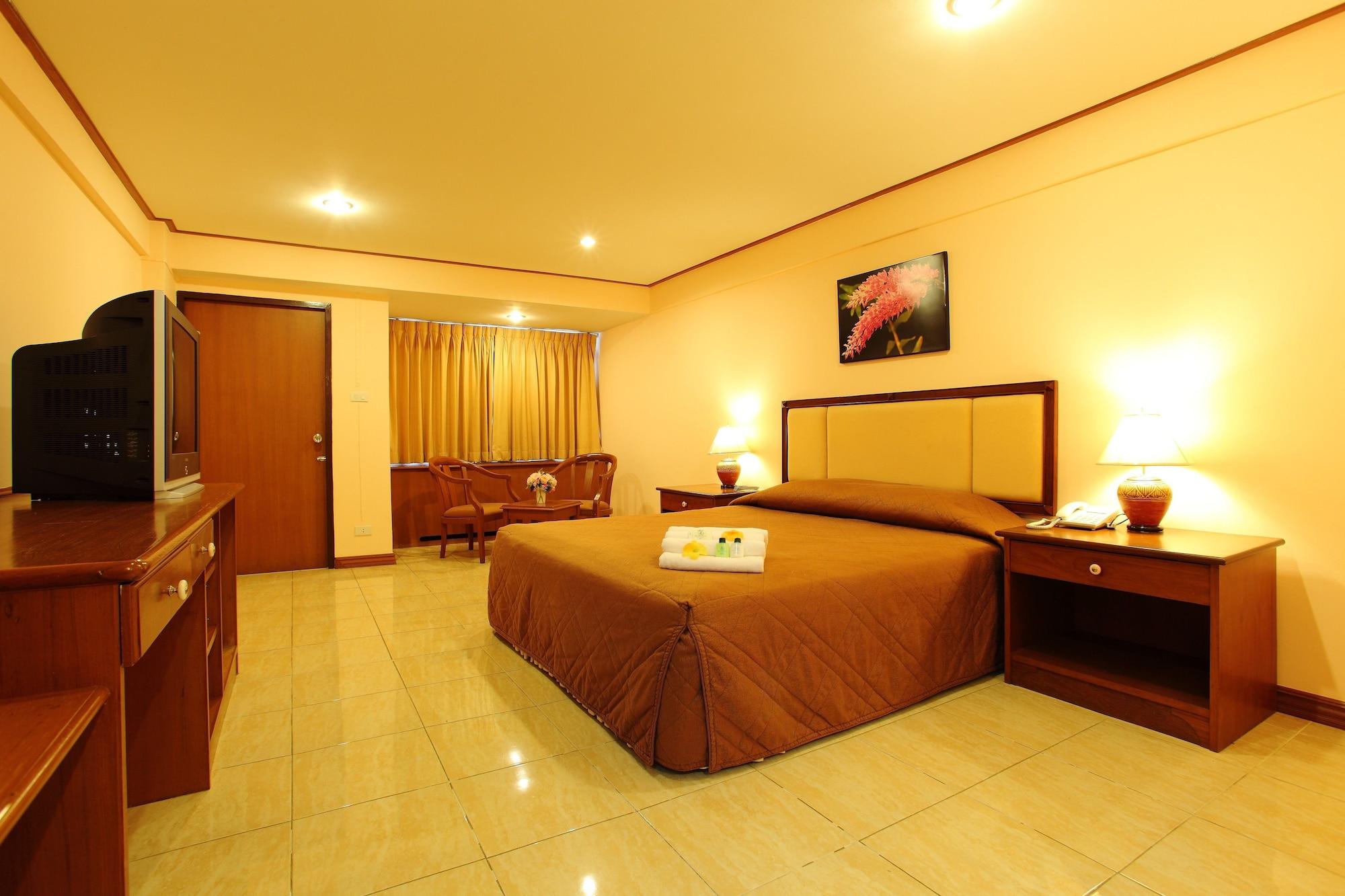 Regent Ramkhamhaeng 22 Hotel Банкок Екстериор снимка