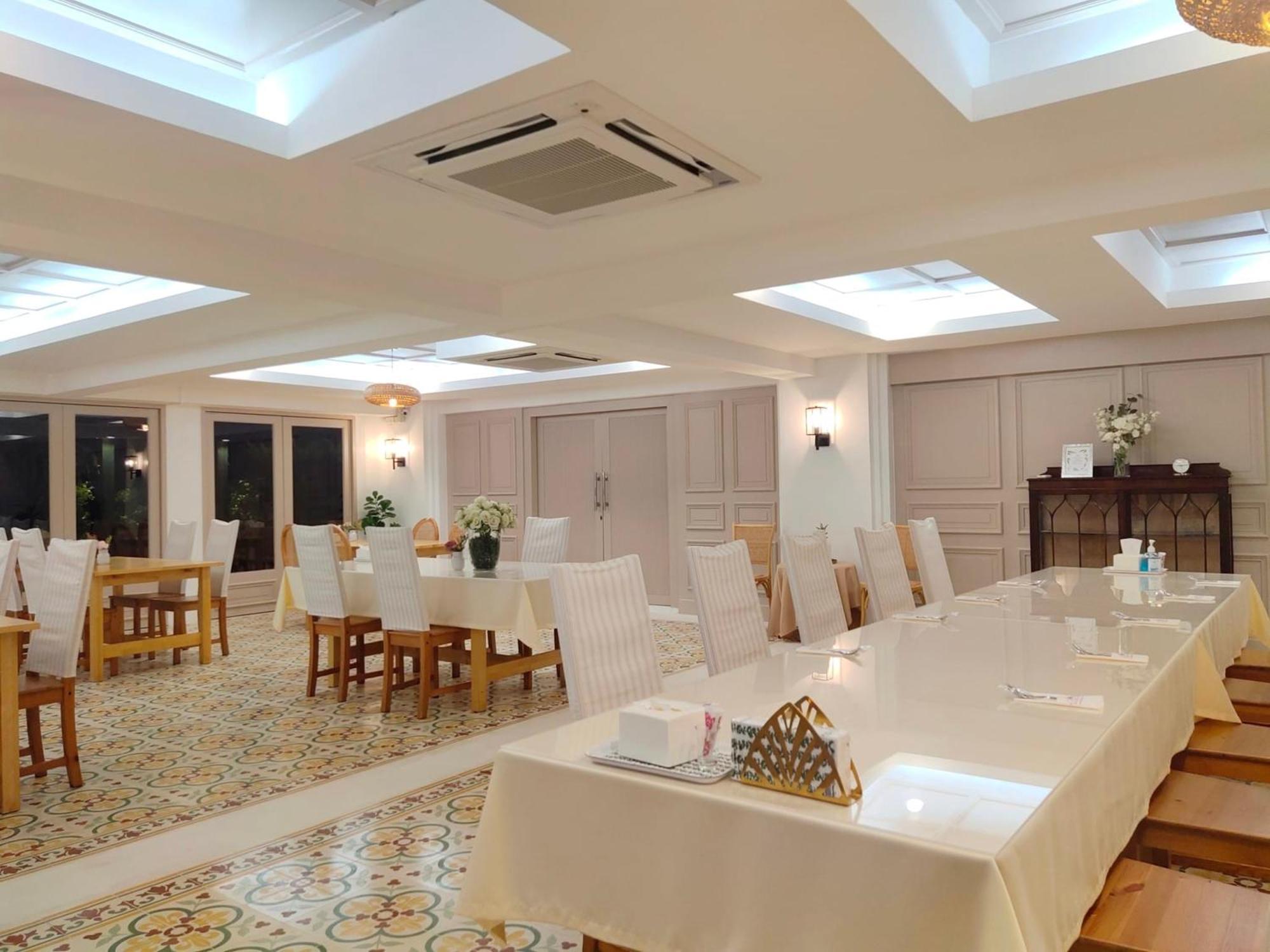 Regent Ramkhamhaeng 22 Hotel Банкок Екстериор снимка