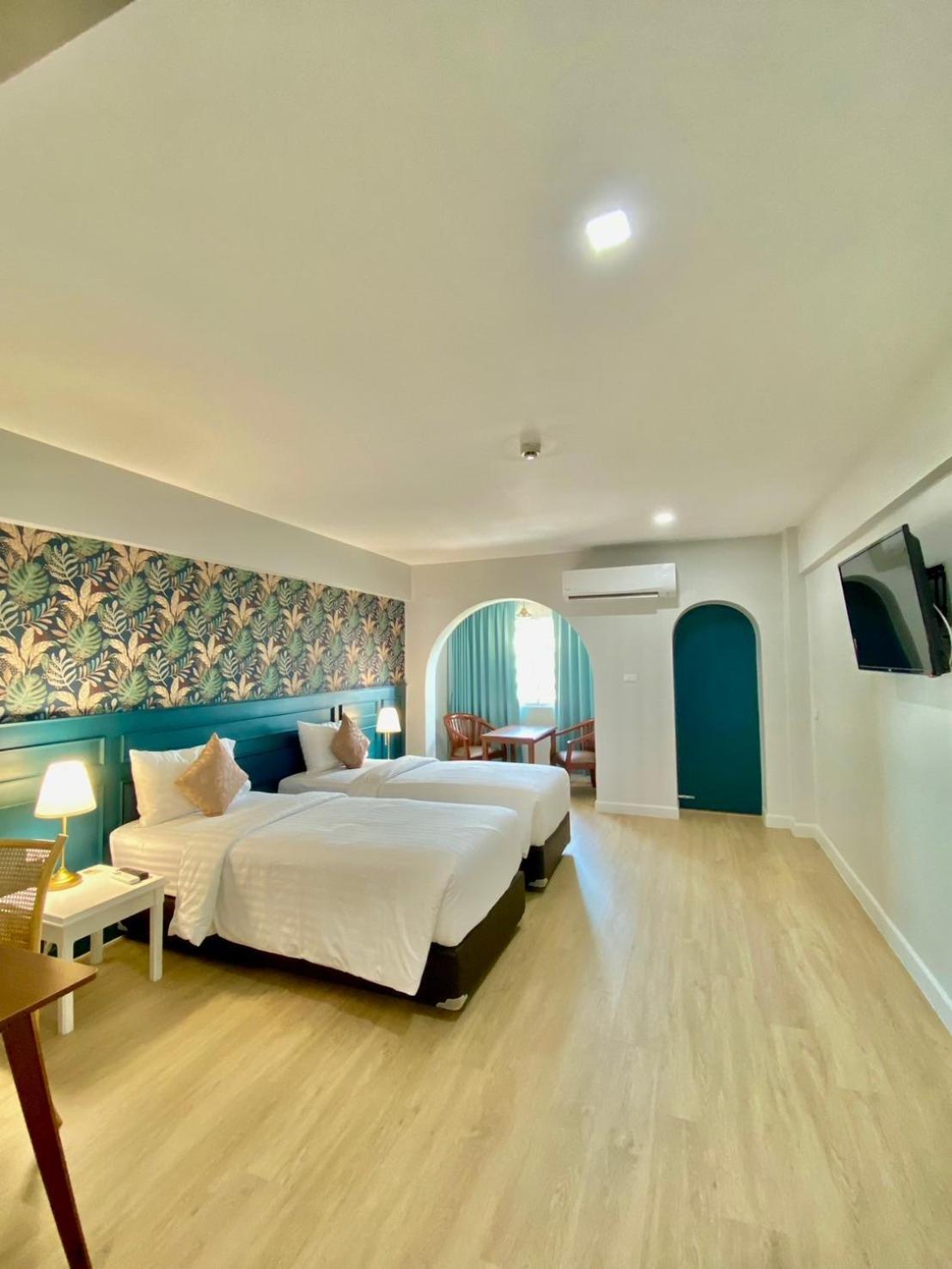 Regent Ramkhamhaeng 22 Hotel Банкок Екстериор снимка